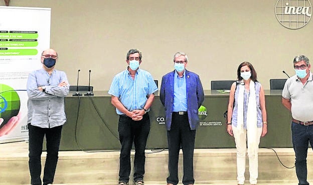 Representantes de INEA y del Colegio de IngenierosTécnicos Agrícolas. 
