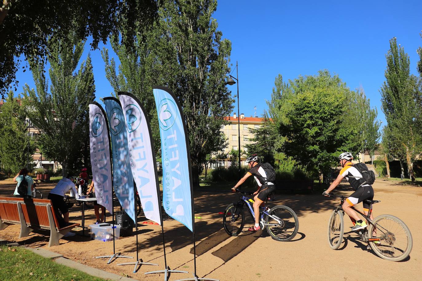 Sesenta riosecanos participaron en la marcha organizada por el centro de entrenamiento Playfit a beneficio de la Fundación Aladina