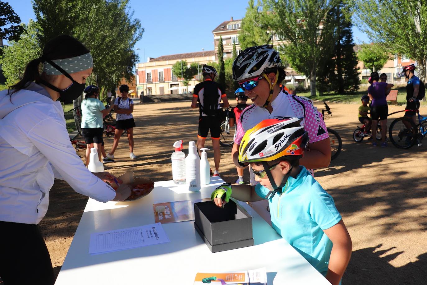 Sesenta riosecanos participaron en la marcha organizada por el centro de entrenamiento Playfit a beneficio de la Fundación Aladina