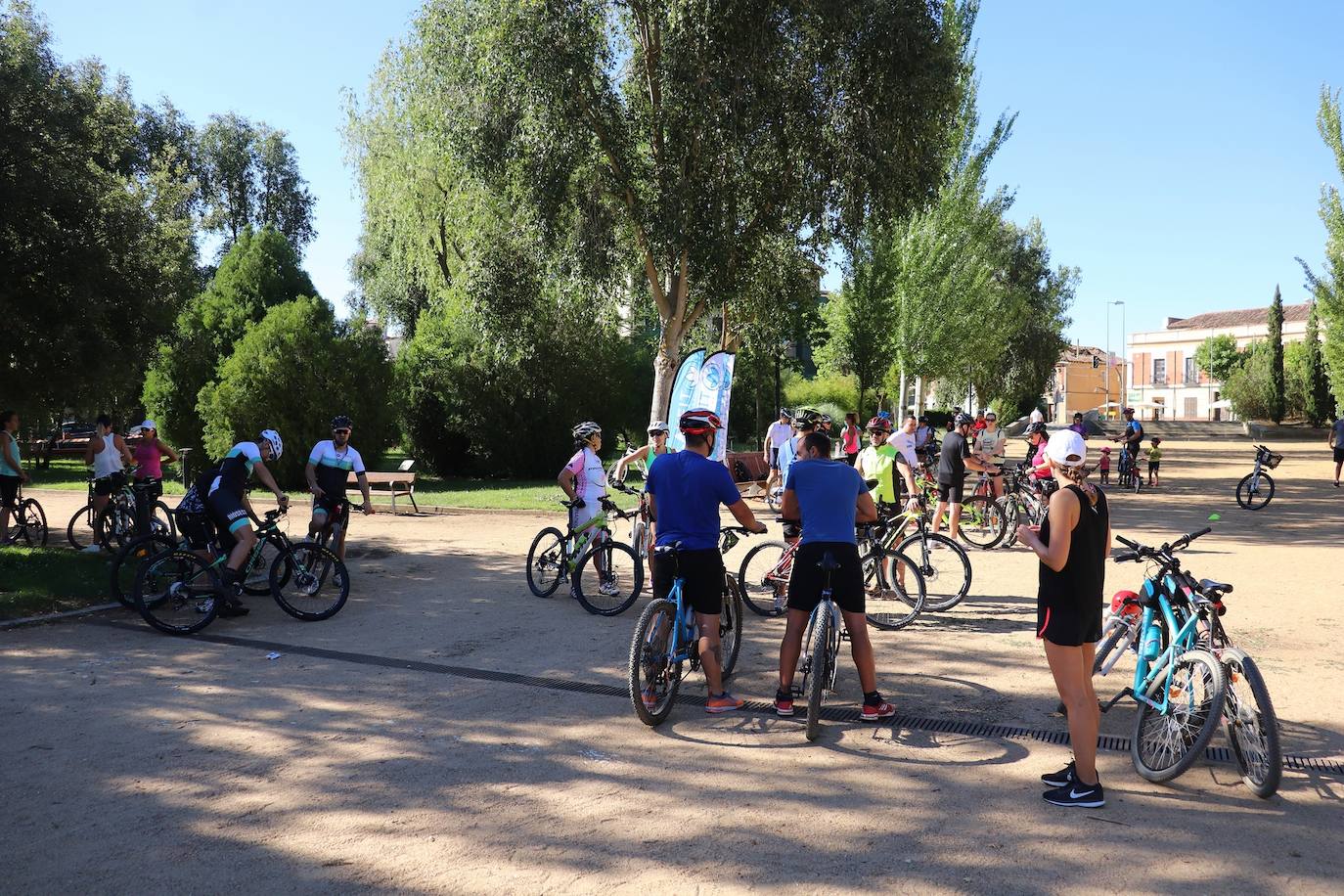 Sesenta riosecanos participaron en la marcha organizada por el centro de entrenamiento Playfit a beneficio de la Fundación Aladina