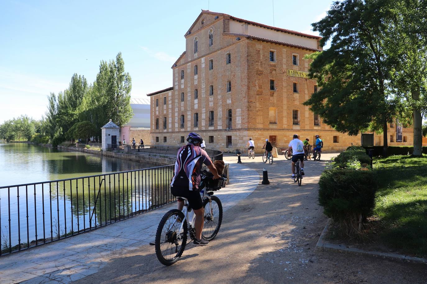 Sesenta riosecanos participaron en la marcha organizada por el centro de entrenamiento Playfit a beneficio de la Fundación Aladina