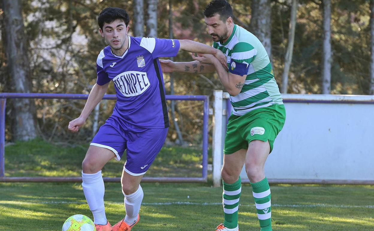 David Martín, con la camiseta del Becerril, en un encuentro de la pasada campaña.