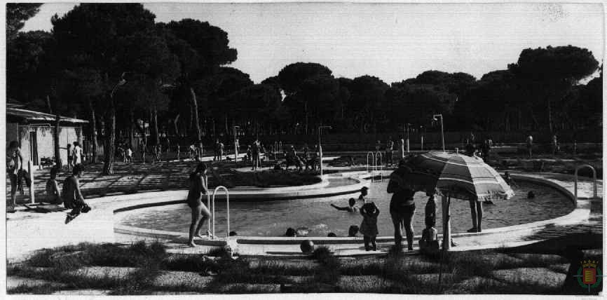 Piscina del Círculo Campestre en el Pinar de Antequera.