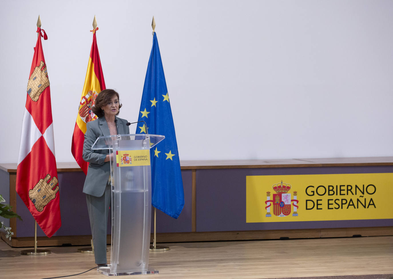 Carmen Calvo ha participado en la entrega de declaraciones de reparación y reconocimiento personal a cuatro víctimas de la Guerra Civil en Valladolid 