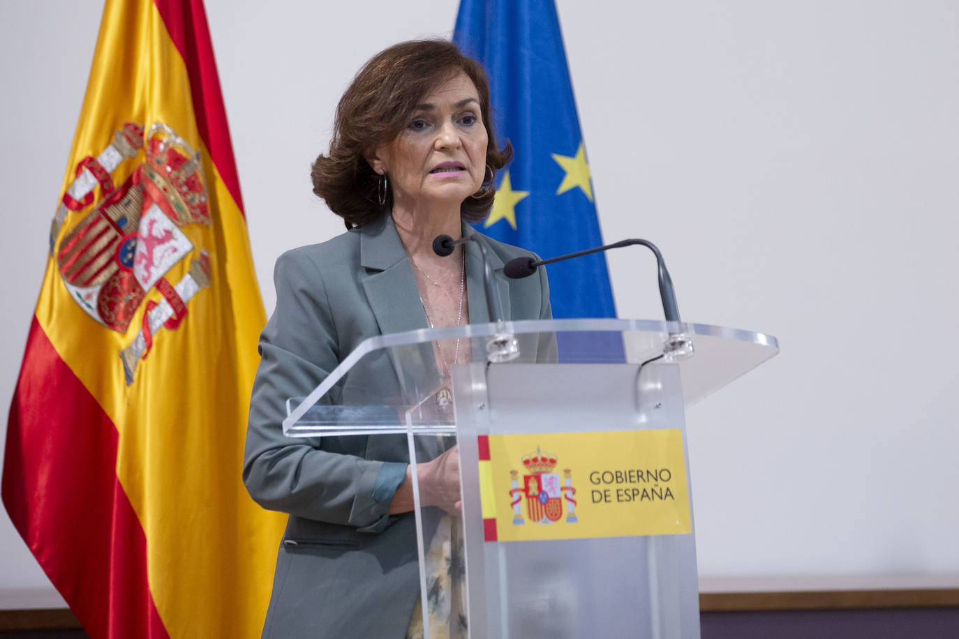 Carmen Calvo ha participado en la entrega de declaraciones de reparación y reconocimiento personal a cuatro víctimas de la Guerra Civil en Valladolid 