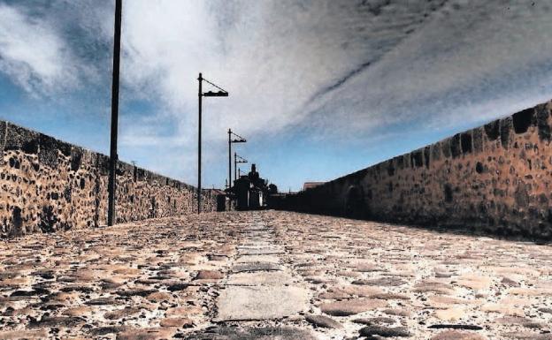 Puente de Órbigo, donde se habría desarrollado el torneo. 