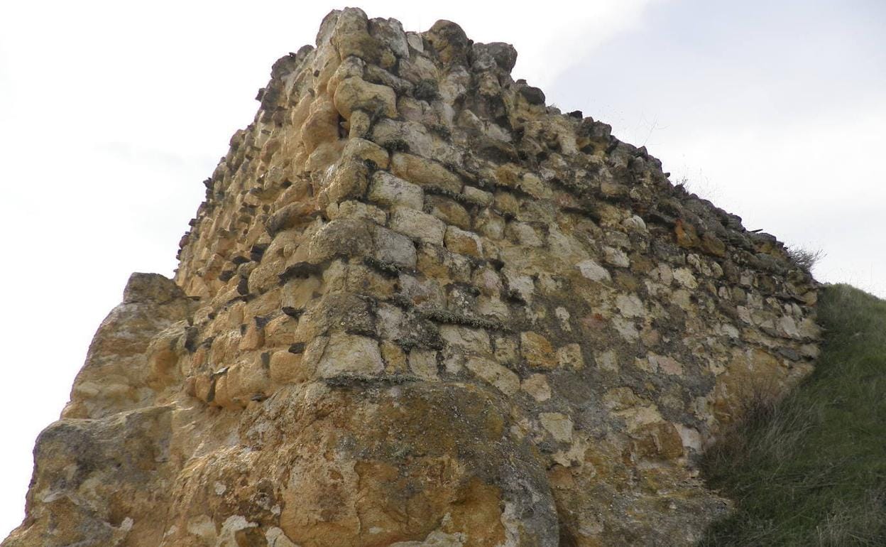 Denuncian el uso de ruinas medievales como pista de motocross y de 'quads'  | El Norte de Castilla