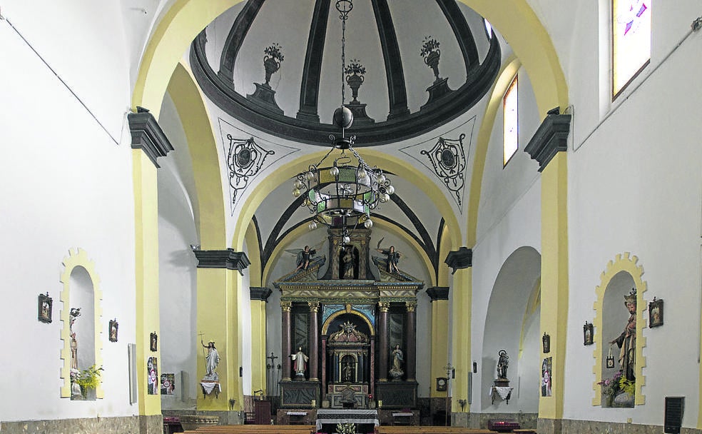Interior de la iglesia de Santa Cristina de la Polvorosa.
