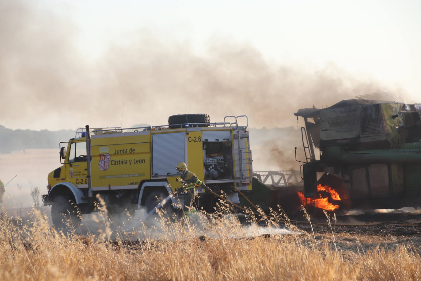 Arde una cosechadora en Cuéllar. 