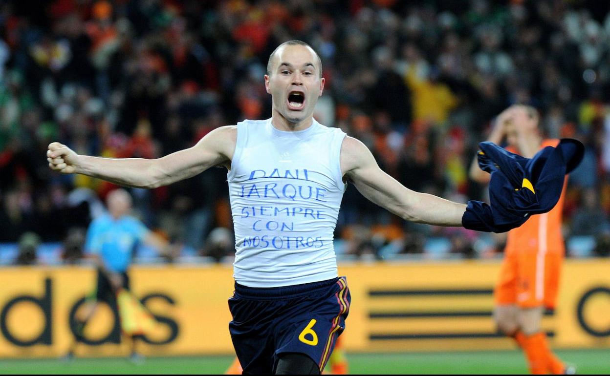 Iniesta, tras marcar el gol que dio el triunfo a España en el Mundial de 2010.