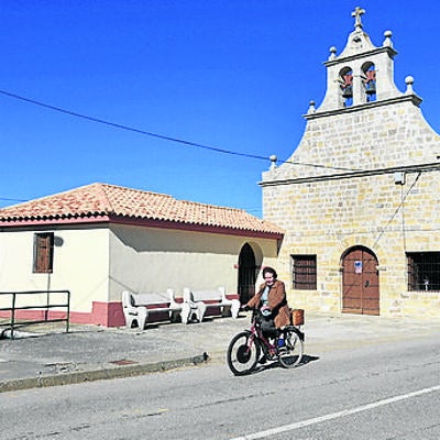 Ermita de la Virgen del Camino donde se ha recuperado un artesonado mudéjar del siglo XVI.