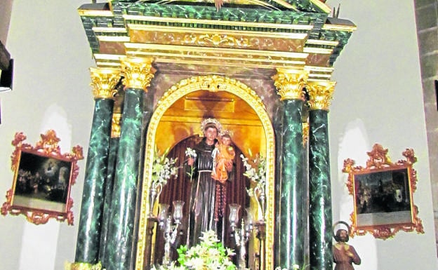 Altar de San Antonio, en la ermita del mismo nombre. 