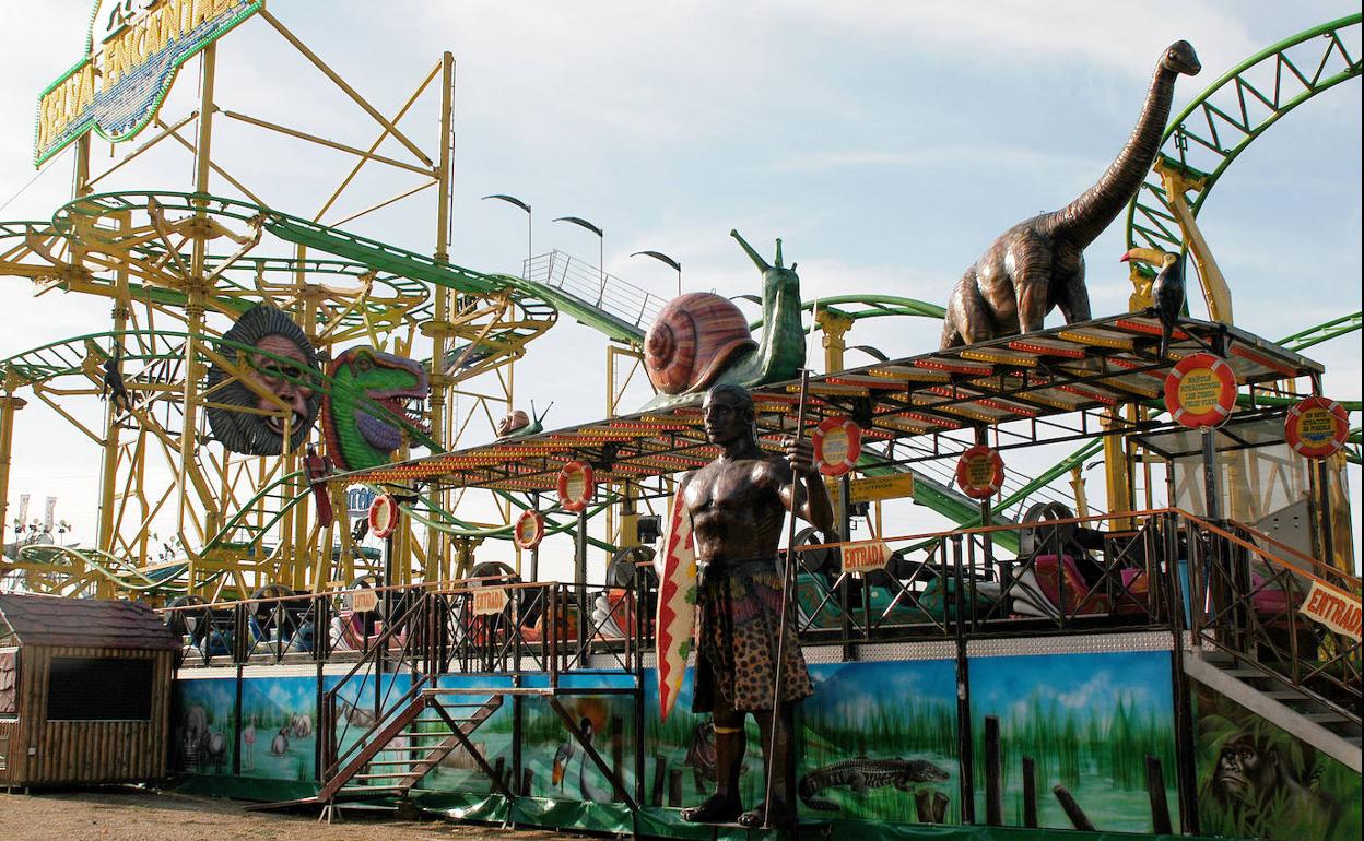 Atracción 'La selva encantada' en el Real de la Feria.