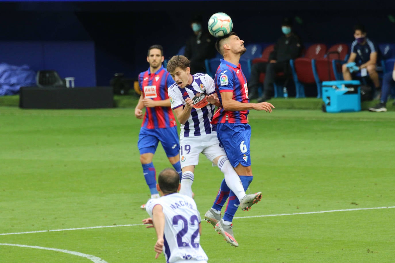 Guardiola redujo distancias en la segunda parte después de que Bigas e Inui anotaron los de los locales y en el descuento De Blasis anotó de penalti
