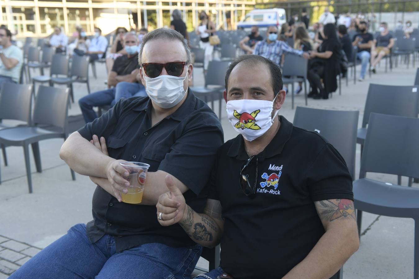 El veterano músico barcelonés ofreció un concierto junto a Gabriel Sopeña en el Patio de la Feria de Muestras, dentro del ciclo Viva la vida