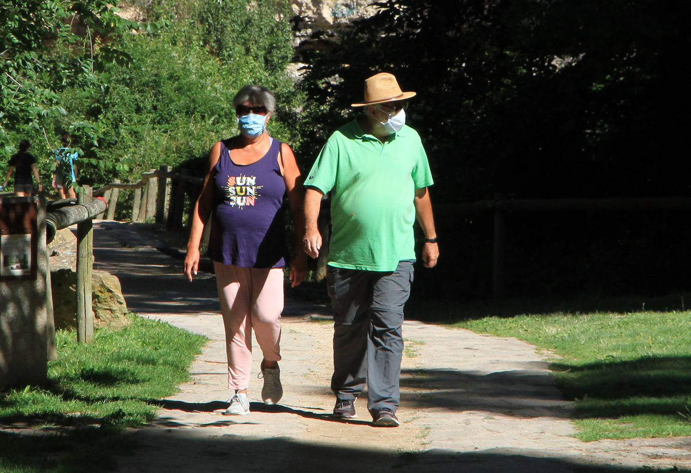 La Policía Local recuerda el uso obligatorio de la mascarilla.