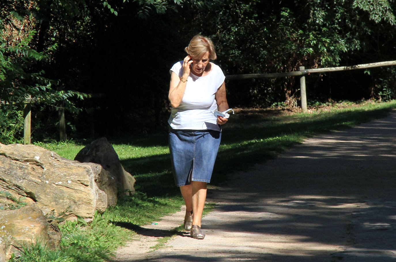 La Policía Local recuerda el uso obligatorio de la mascarilla.