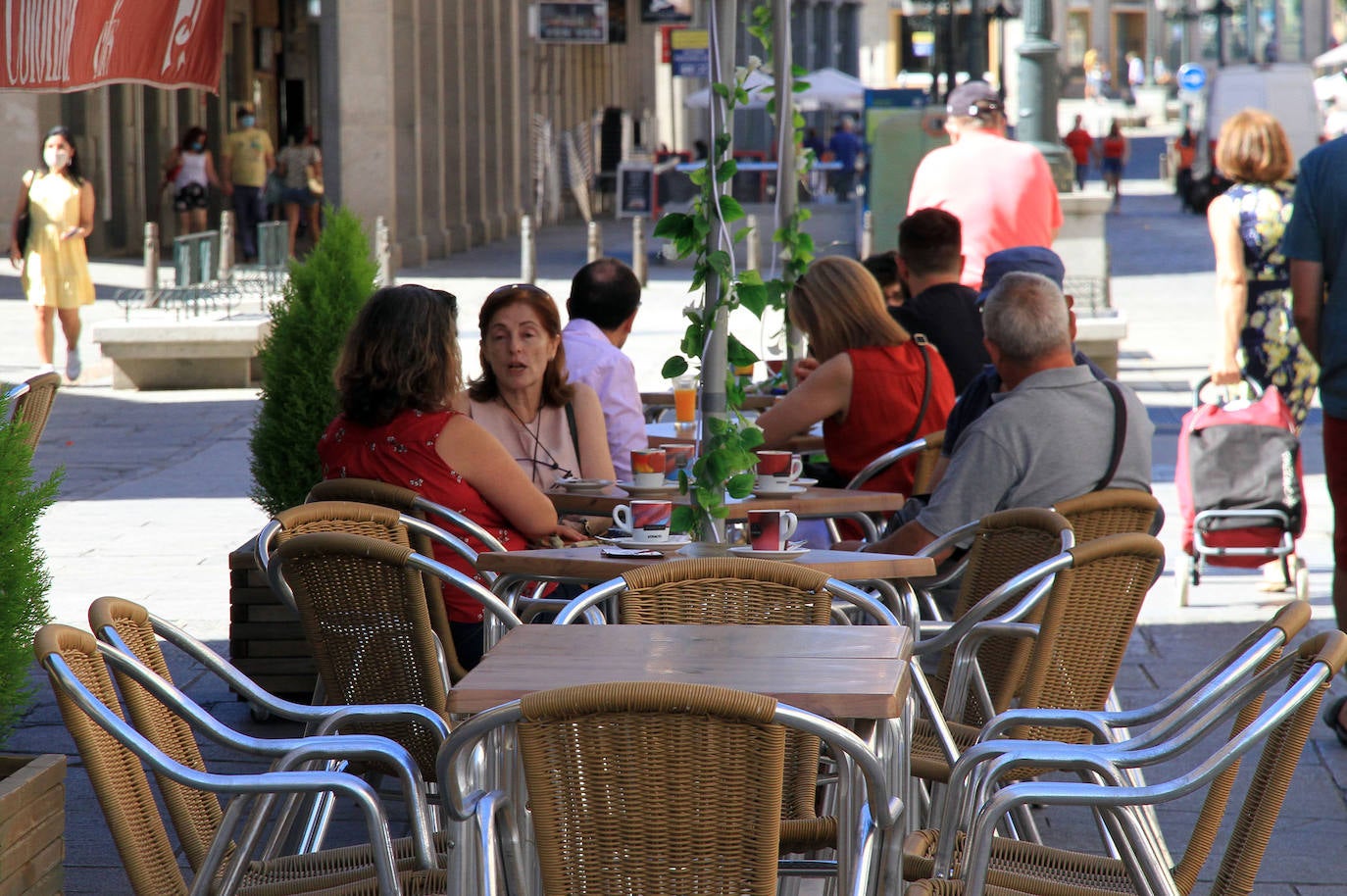 La Policía Local recuerda el uso obligatorio de la mascarilla.