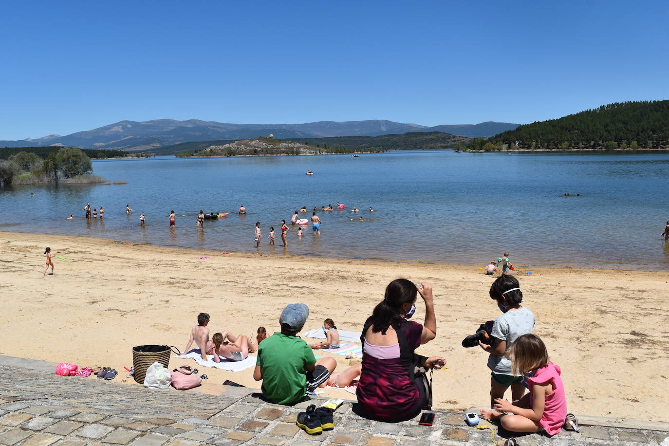 Fotos: Sol y playa en Aguilar