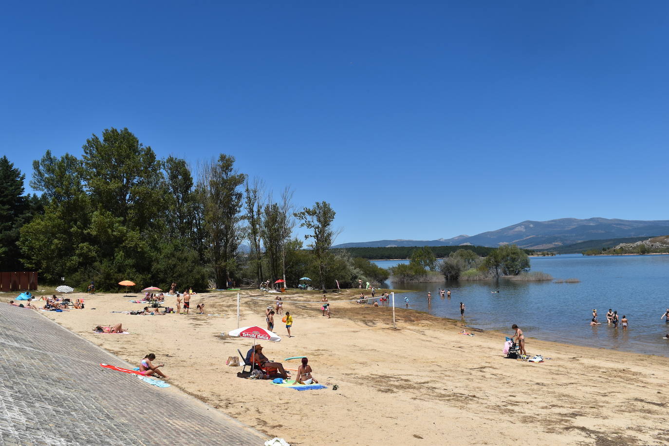 Fotos: Sol y playa en Aguilar