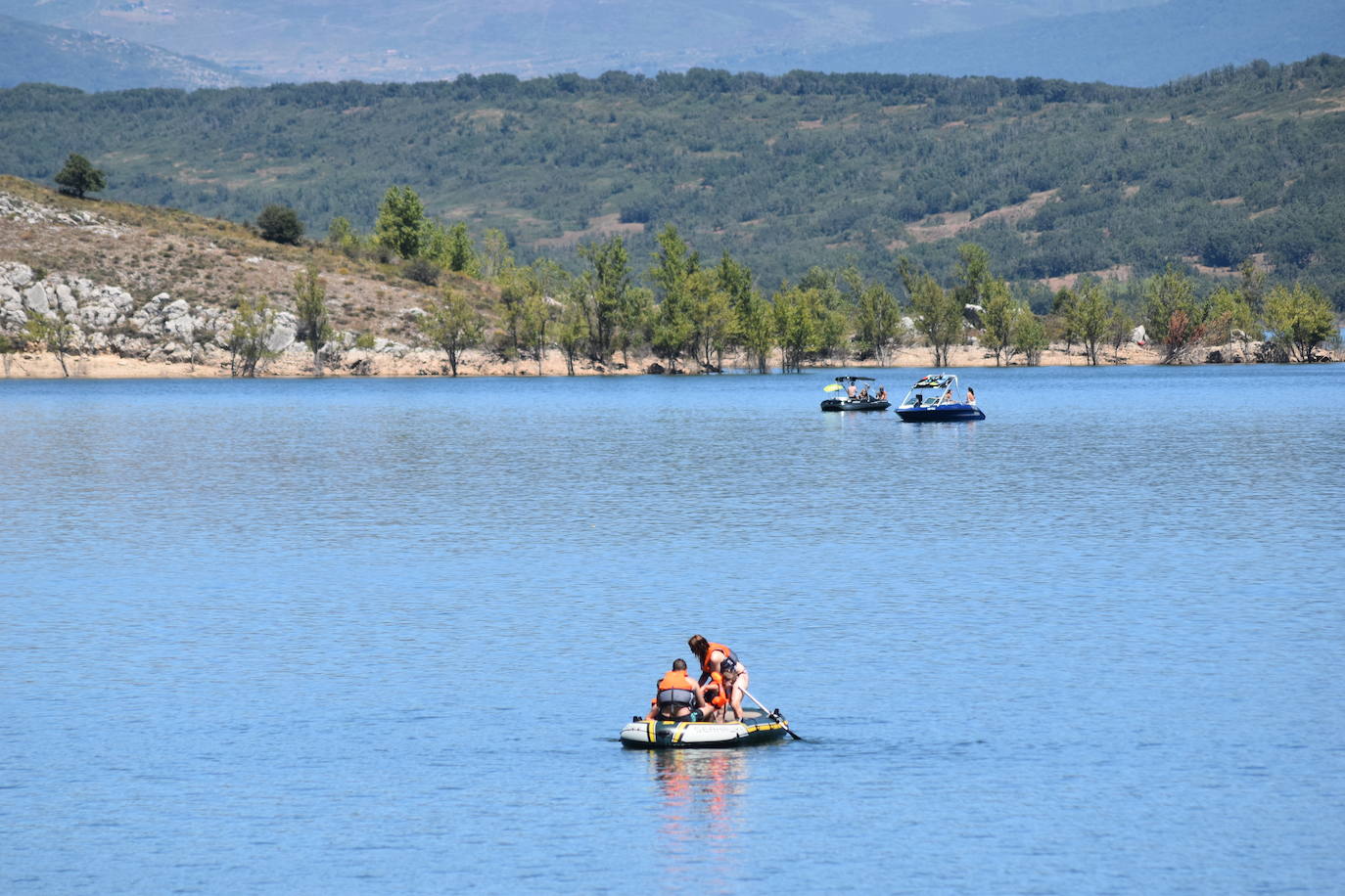 Fotos: Sol y playa en Aguilar