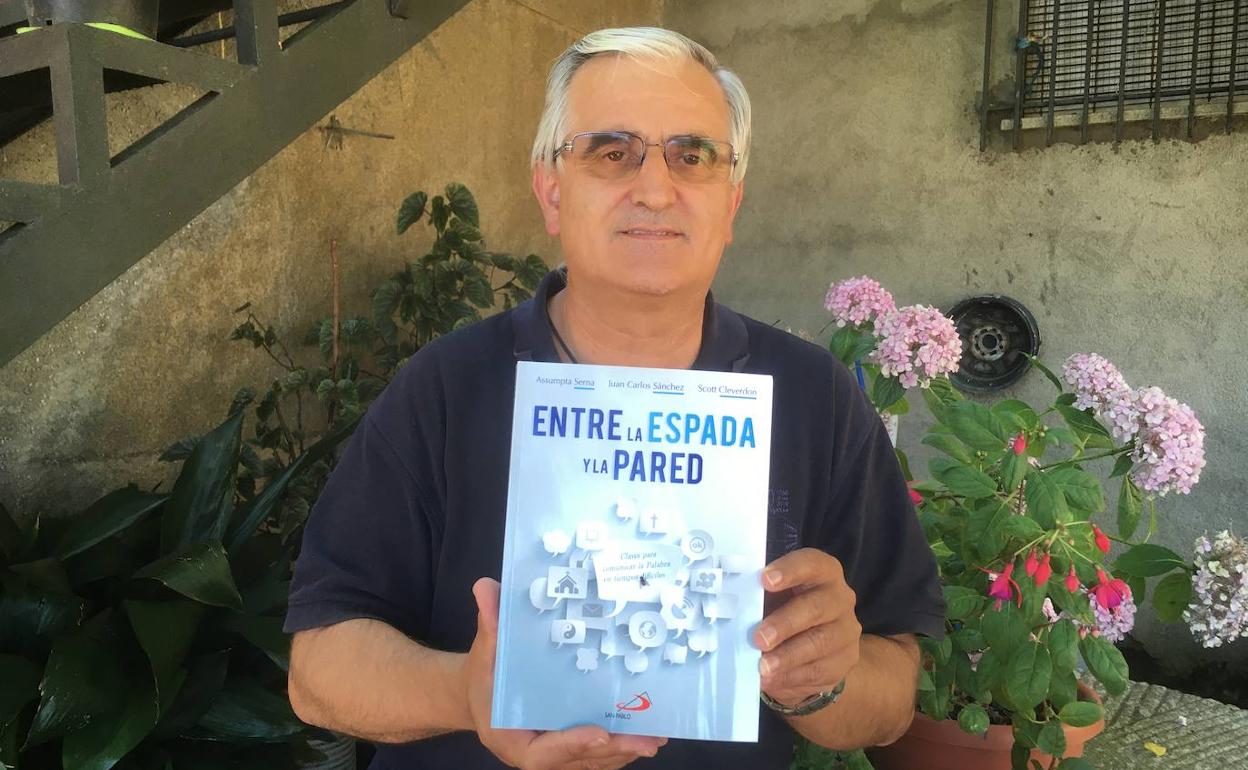 Juan Carlos Sánchez: «Es un diálogo de encuentro entre personas de distinta procedencia»