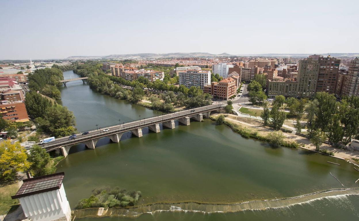 Puente Mayor desde el edificio Duque de Lerma de la ciudad de Valladolid.