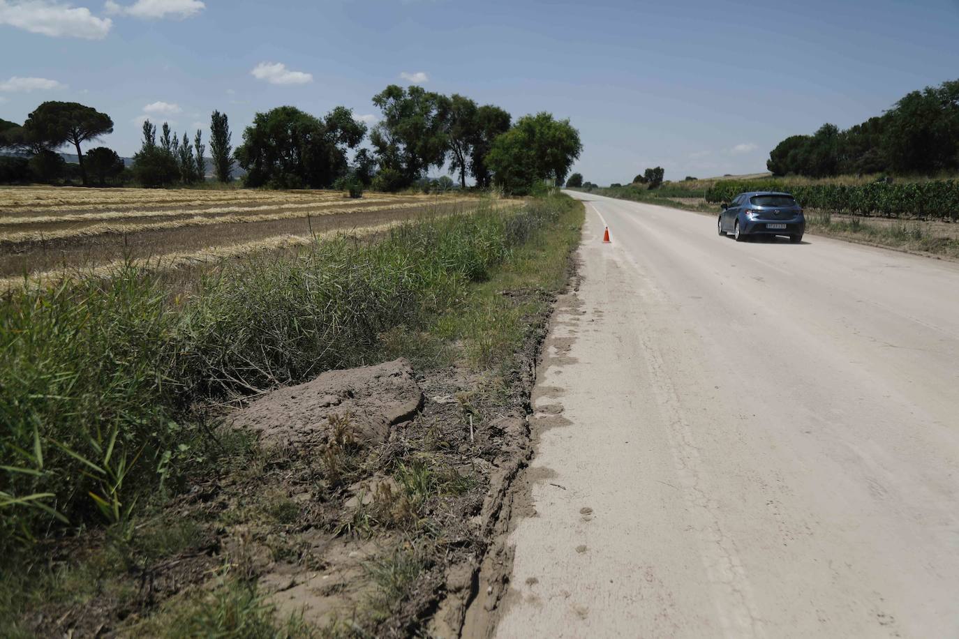 Fotos: Restos de barro en la carretera Pesquera de Duero-Renedo de Esgueva