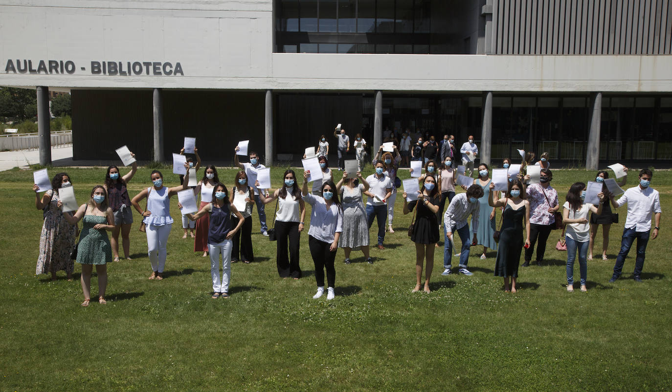 La Junta reconoce la labor de los investigadores que trabajaron en los equipos de análisis de pruebas PCR | Por sus manos pasaron loa análisis de casi 10.000 personas