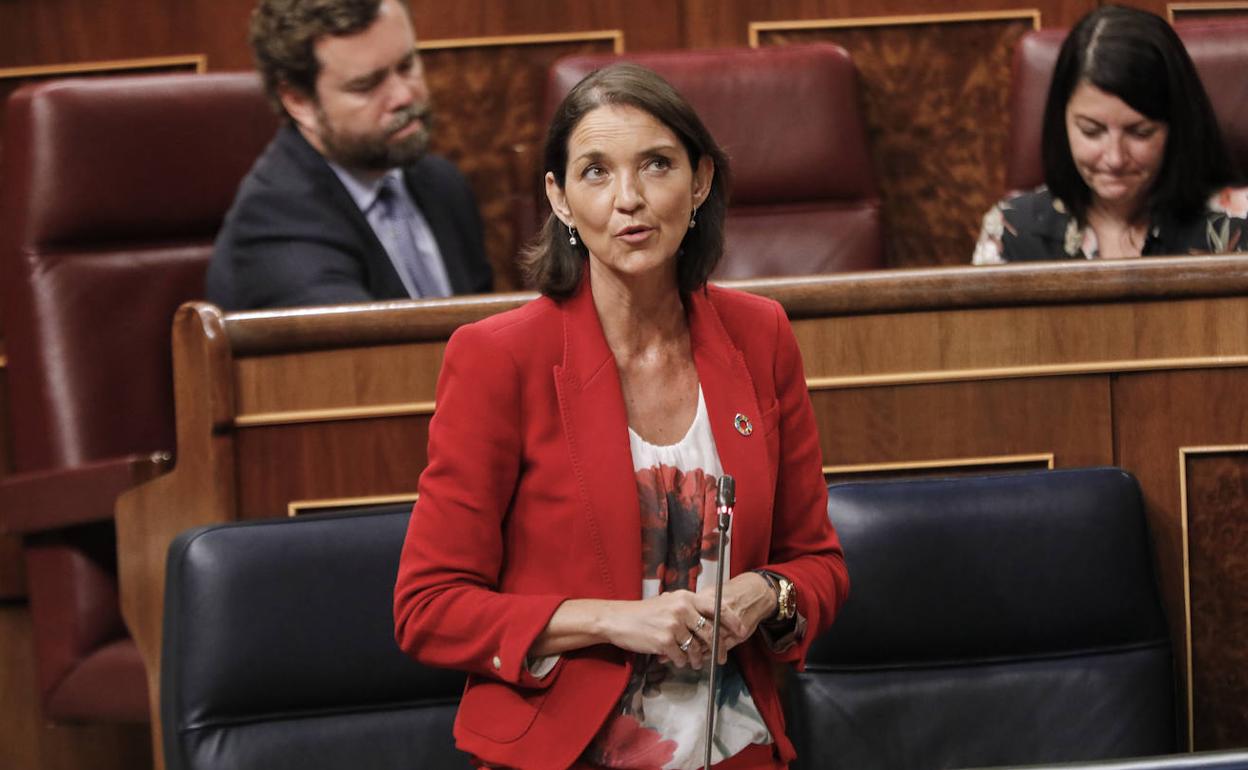 La ministra Reyes Maroto, hoy, durante la penúltima sesión plenaria en el Congreso de los Diputados antes del paréntesis estival.