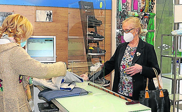 Tienda de ropa en Valladolid, cumpliendo las medidas de seguridad. 