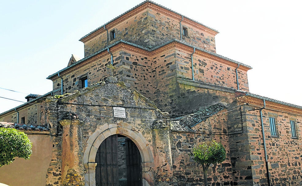 Convento de Santa María de la Asunción, en Villoria de Órbigo.