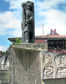 Imagen secundaria 2 - Ermita del Cristo del Amparo, a las afueras de la localidad; puente sobre el río Carrión de finales del siglo XVIII y monumento al minero, levantado en el año 1975.
