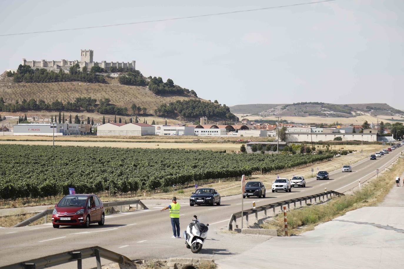 Marcha lenta del año pasado, de la salida de vehículos de Peñafiel en dirección Aranda de Duero. 