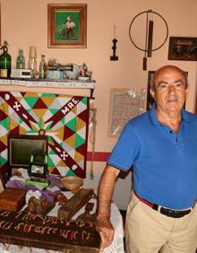 Imagen secundaria 2 - Un momento de la marcha del año pasado que se espera poder repetir, con medidas de seguridad, este año. Abajo, la cena medieval que este año no podrá organizarse y la villa trabaja en la recuperación de los actos de la Cofradía de Ánimas. 