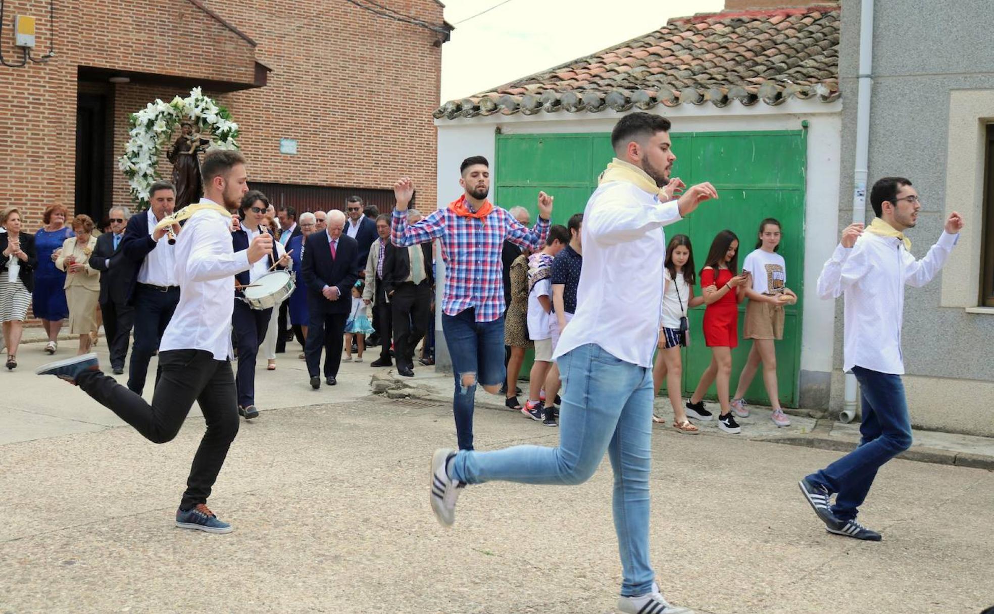 Los soteños no han podido bailar este año ante San Antonio de Padua como es su costrumbre. 