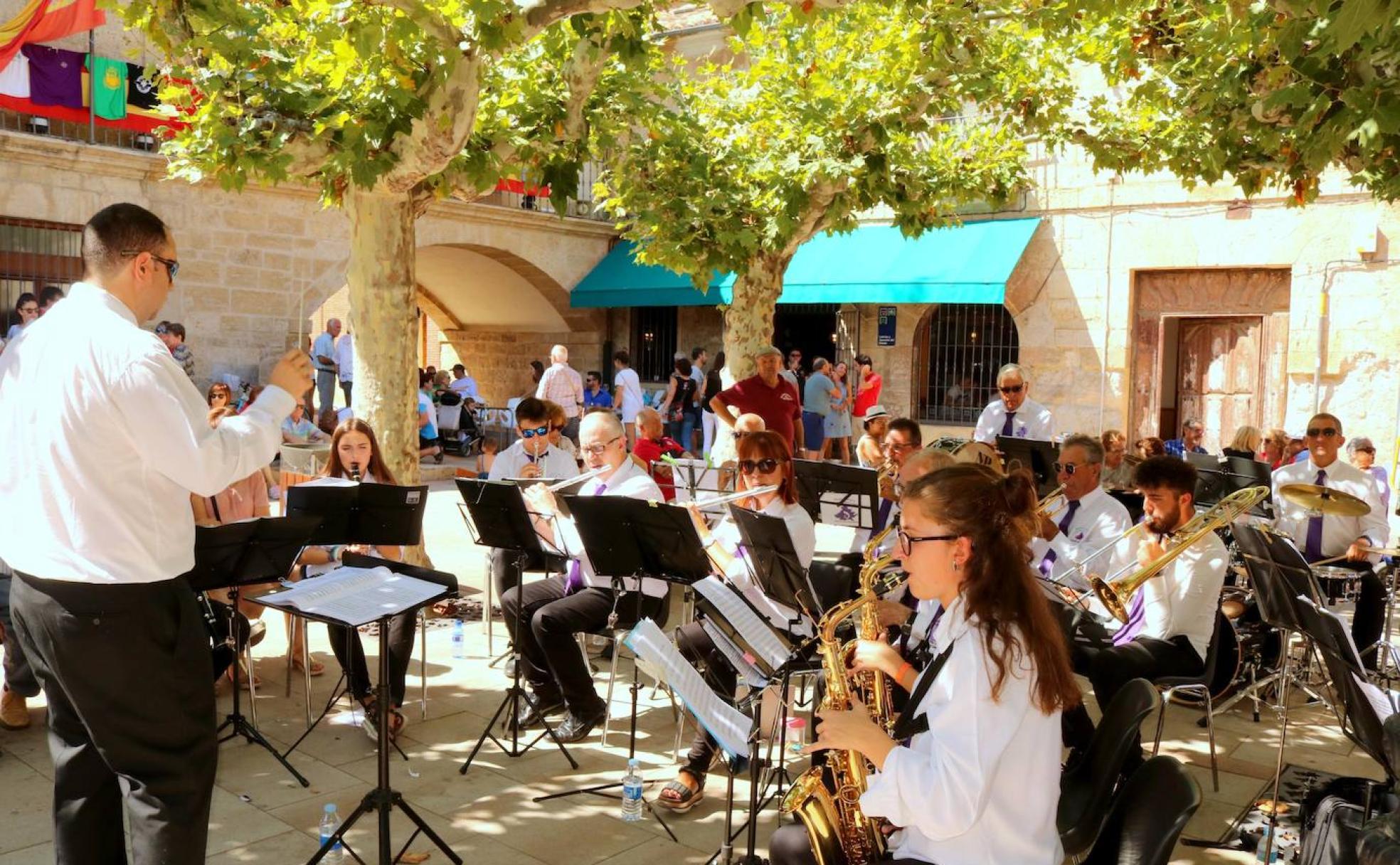 Concierto de la Banda de Música de Baltanás en Astudillo.