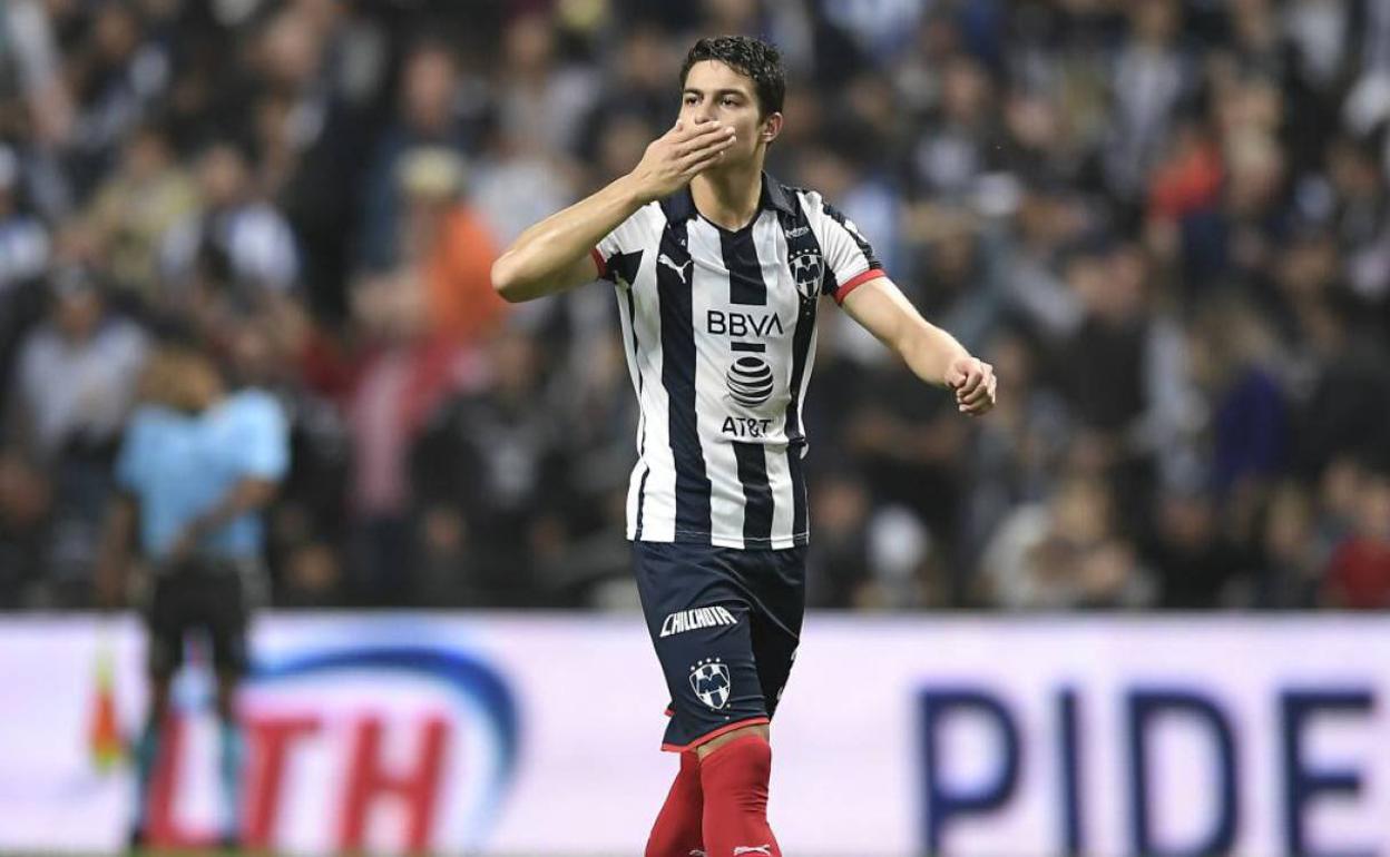 Stefan Medina, en un partido con los Rayados de Monterrey. 