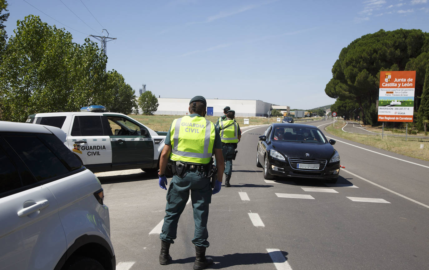 Los controles de acceso a estas dos localidades vallisoletanas arrancaron al filo del mediodía.