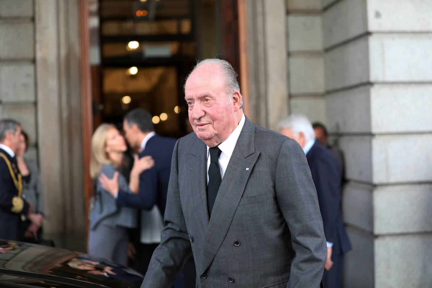 2019. Juan Carlos acude a la capilla ardiente para despedir a Alfredo Pérez Rubalcaba en el Congreso de los Diputados. 