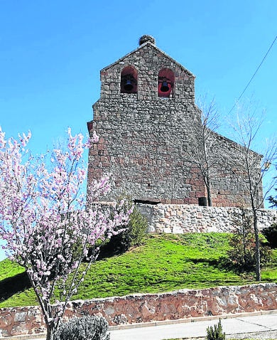 Portada románica de San Juan Bautista. 