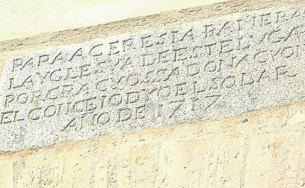 Inscripción antigua en la panera.