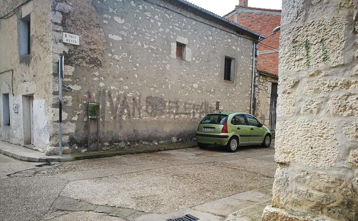 Una calle de Cogeces del Monte. 