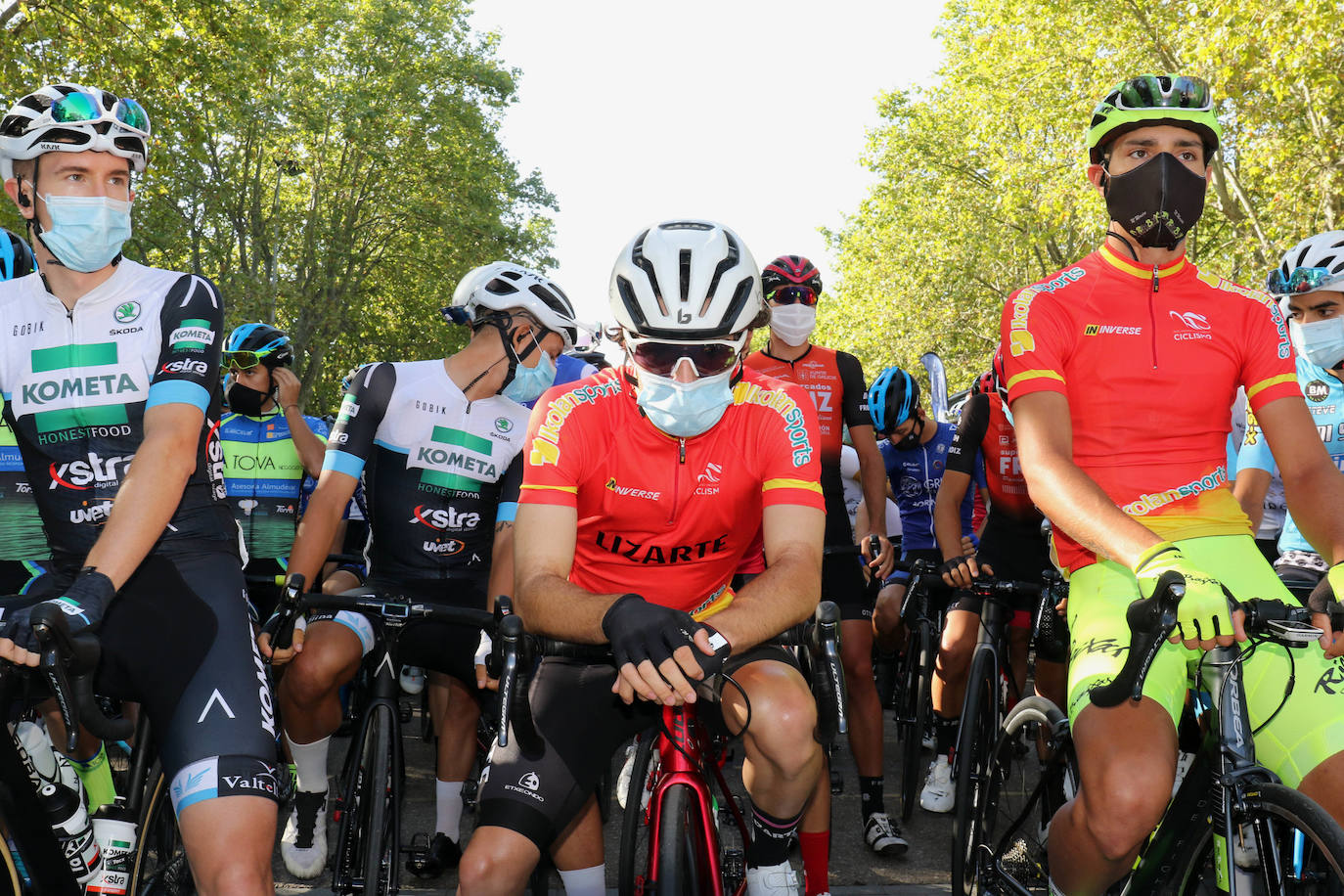 Prueba ciclista Sub 23 y Élite del Memorial Ángel Lozano de cicilismo con salida desde el Campo Grande de Valladolid. 