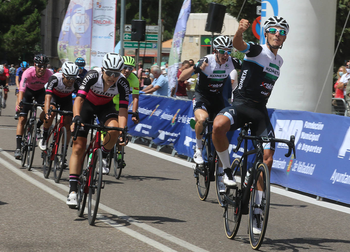Pruebas Sub 23 y Élite del Memorial Ángel Lozano de cicilismo con salida desde el Campo Grande de Valladolid. 