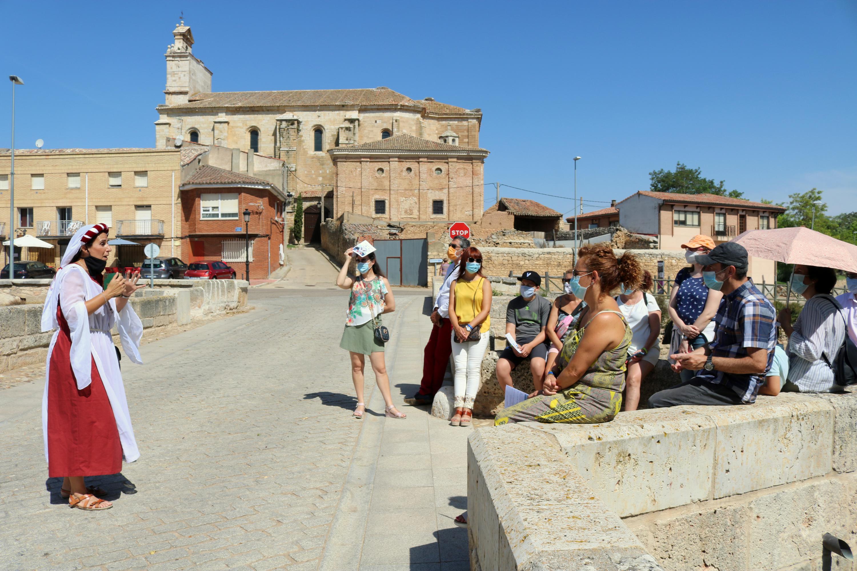 Asistentes a la Ruta Teatralizada por Torquemada