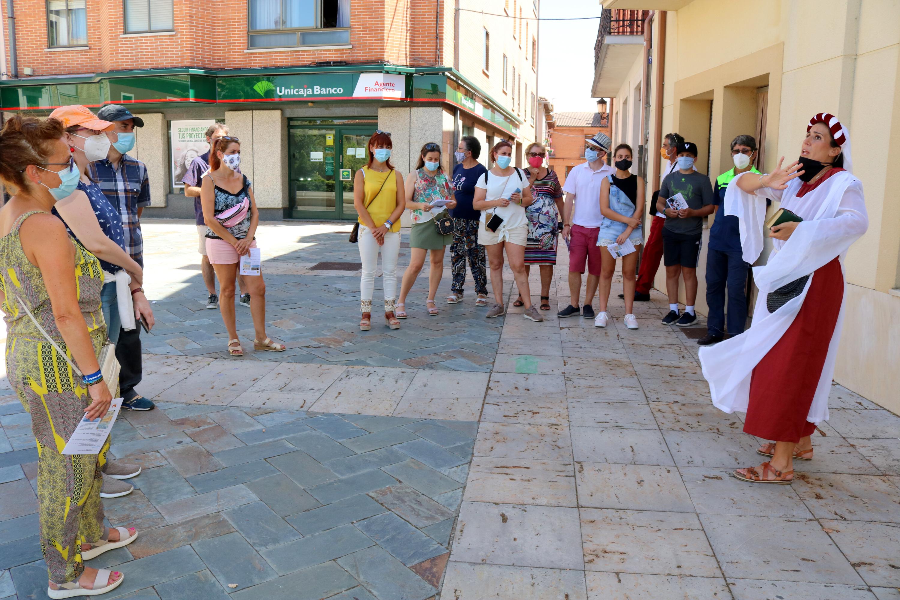 Asistentes a la Ruta Teatralizada por Torquemada