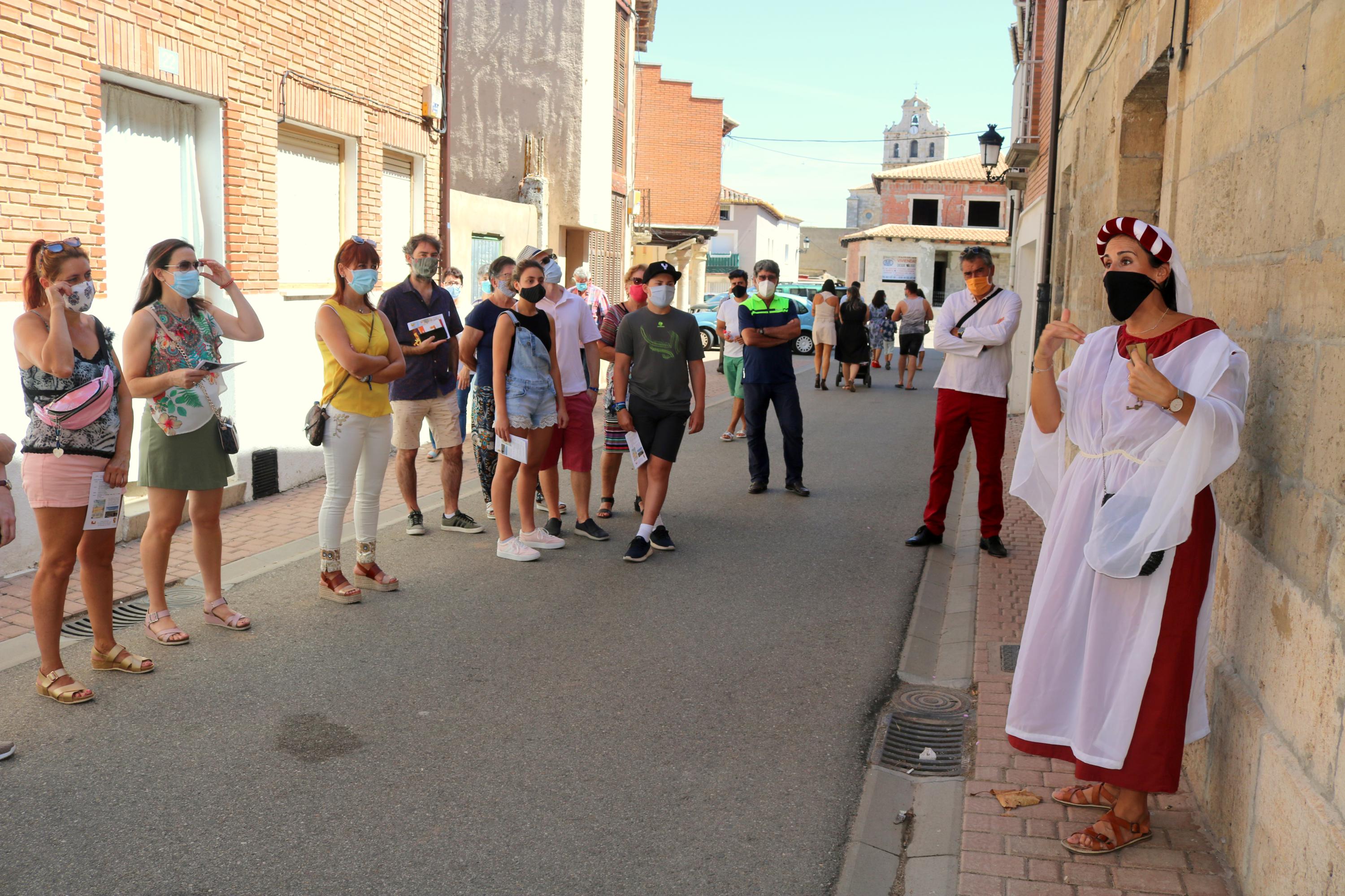 Asistentes a la Ruta Teatralizada por Torquemada