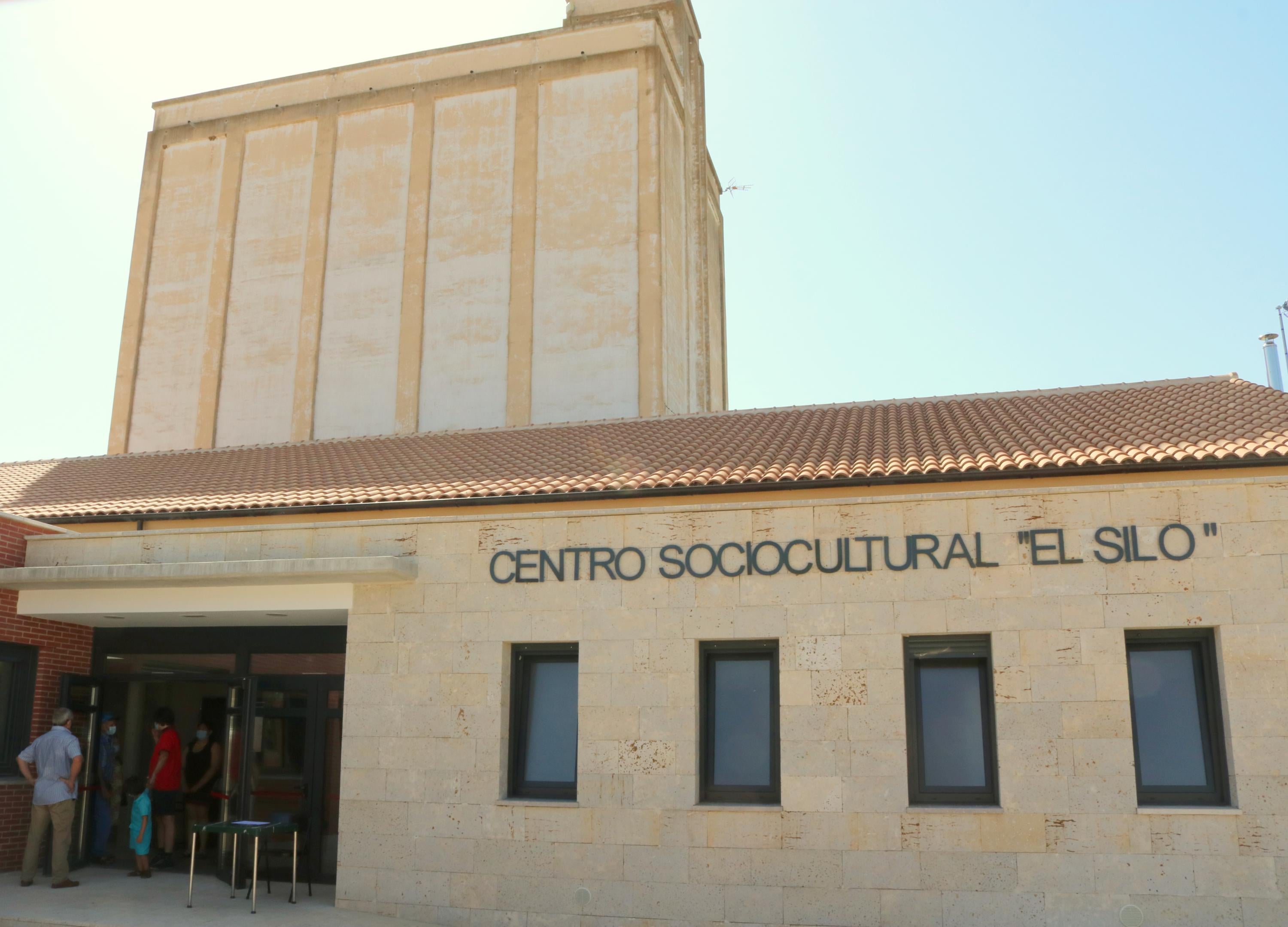 Numerosos vecinos se acercaron a conocer las nuevas instalaciones de la localidad cerrateña