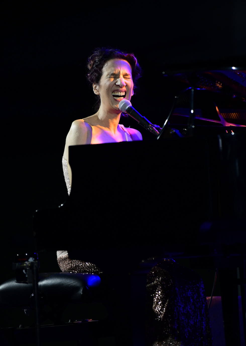 Fotos: Las melodías de Dulce Pontes llenan de magia la Feria de Valladolid